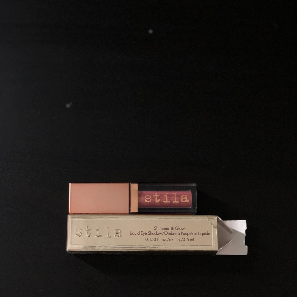 Stila glitter and glow liquid eyeshadow carefree